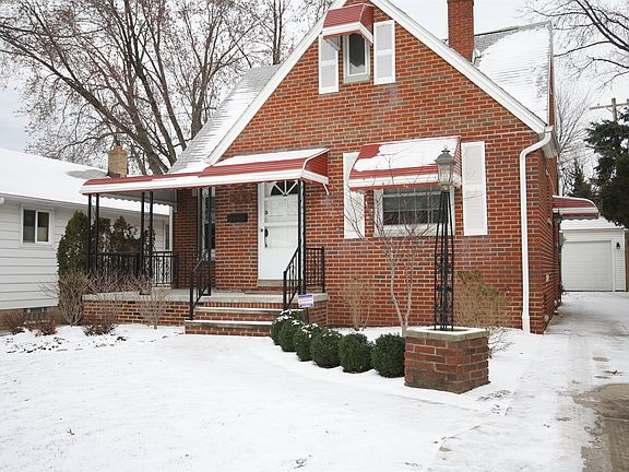 3rd image of 3235 W 142nd St
