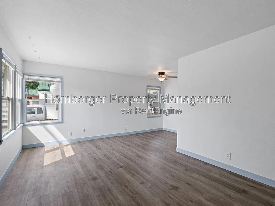 10106 N Wesley St