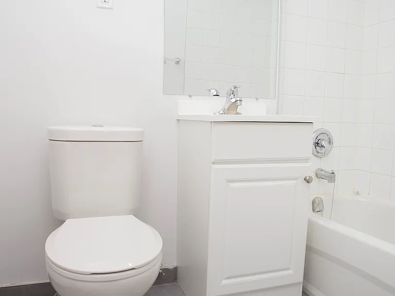 1631 Victoria Park Ave — Photo 7