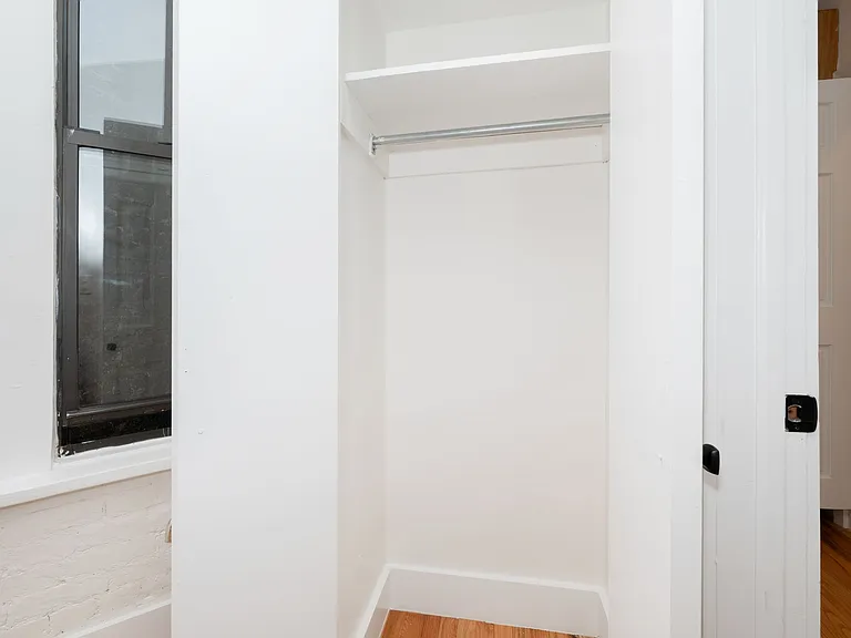 340 W 17th St #2B — Photo 9
