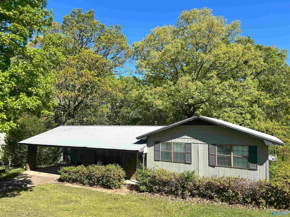 1313 Barry Rd, Anniston, AL 36206