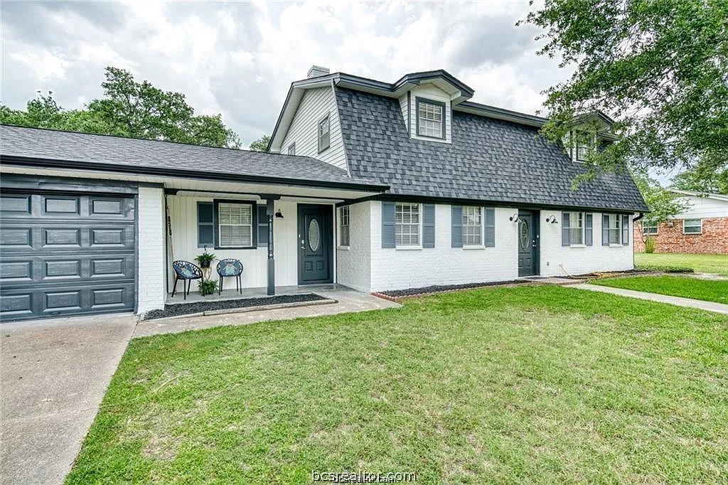 4 bed, 2468 sqft, $3,400 — Photo 3