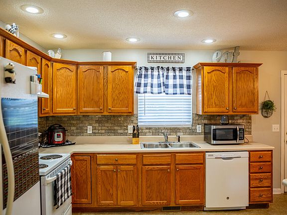 5th image of 312 Quail Landing Court Dr