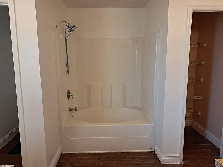 4910 Bywood St — Photo 19