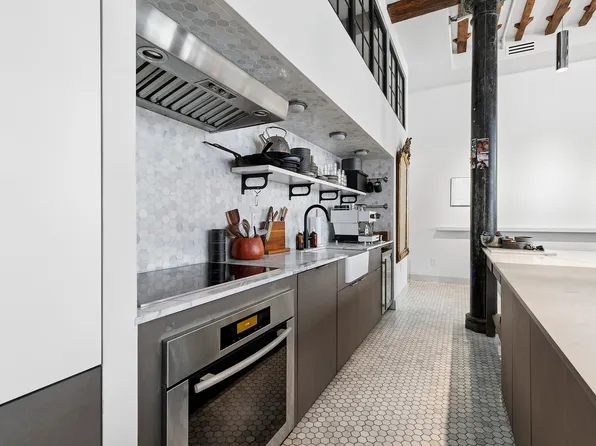 95 Greene Street 2E image 3 of 7