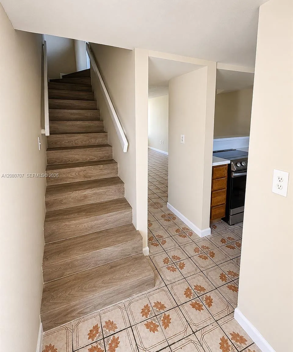 Villas At Cutler Ridge — Photo 3