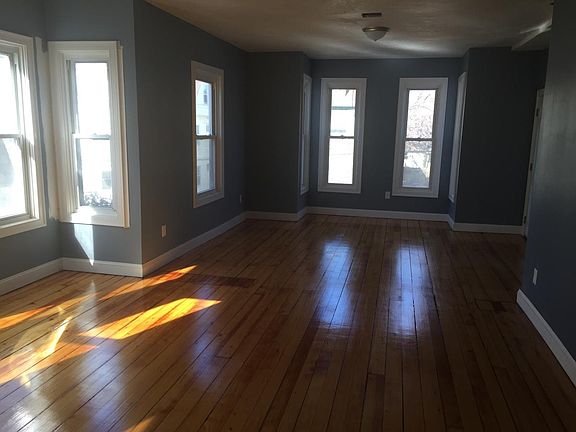 5th image of 235 Pleasant St #2