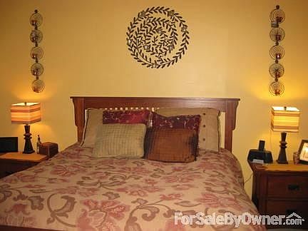 Master bedroom
						:
						large closet w/organizer and newer carpet