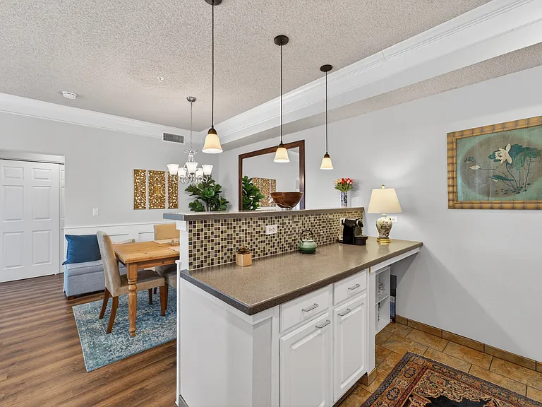2080 Shamrock Dr — Photo 10