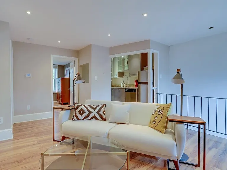 113 C St SE #4 — Photo 1