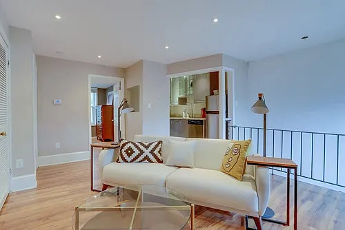 113 C St SE #4 Photo 1