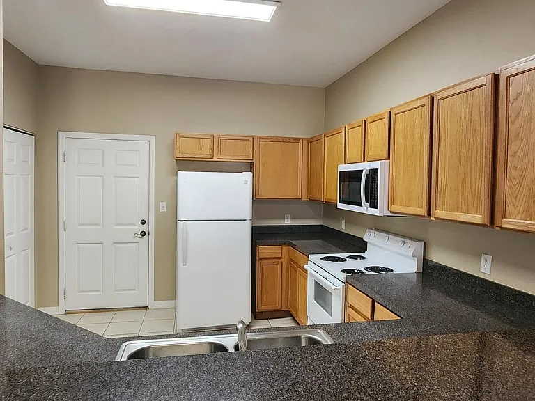 8735 Clara Elizabeth Ln #304 — Photo 10