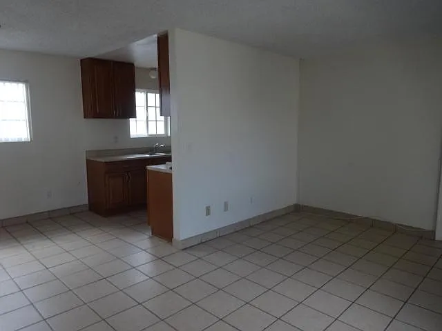 225 W Santa Barbara St #C — Photo 5