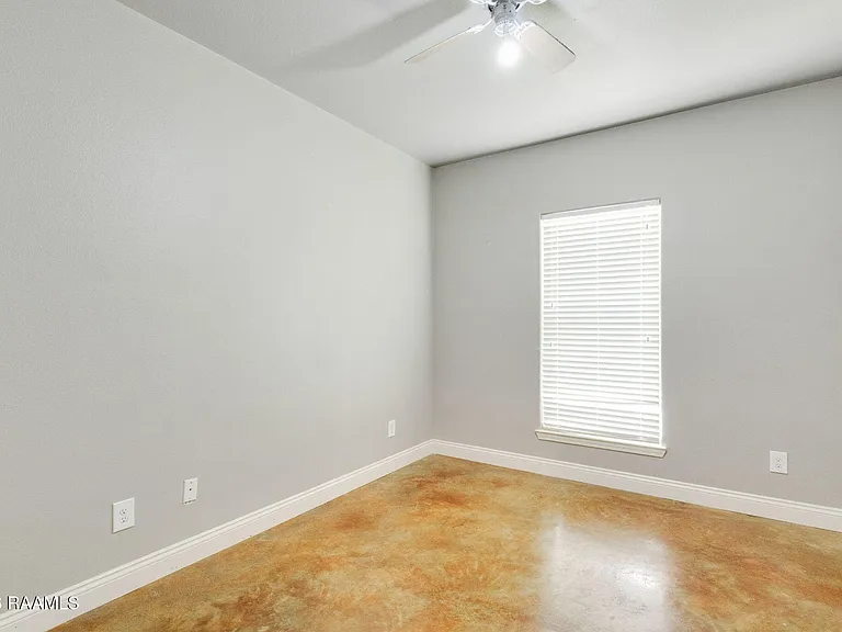 209 Stoneridge Dr — Photo 13