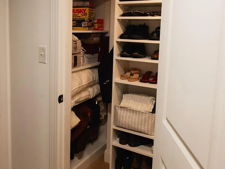70 Sartori Ave — Photo 32