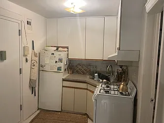 Rented by K & O Realty Associates Inc.