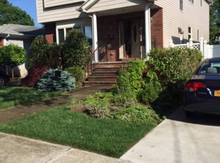 457 Oakdale St, Staten Island, NY 10312