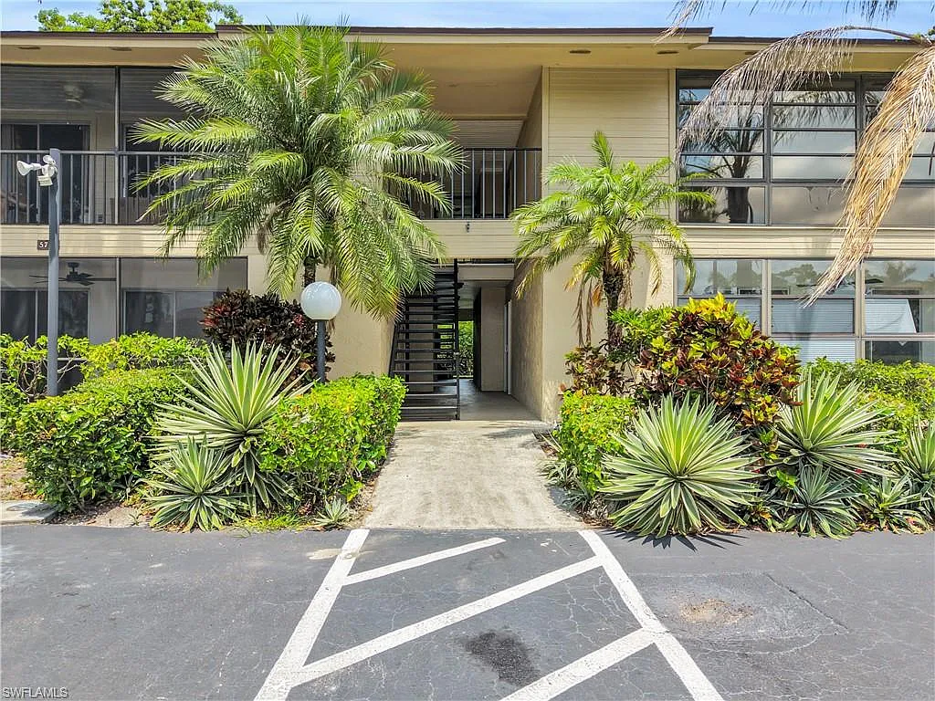 2 bed, 2.0 bath, 830 sqft, $1,400 — Photo 1