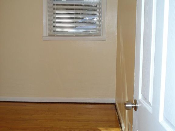4th image of 7008 Valley Ave Floor 1