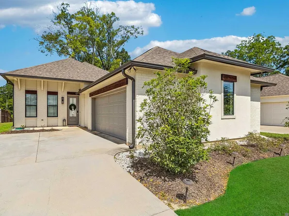 3832 Villa Michel Dr, Baton Rouge, LA 70817