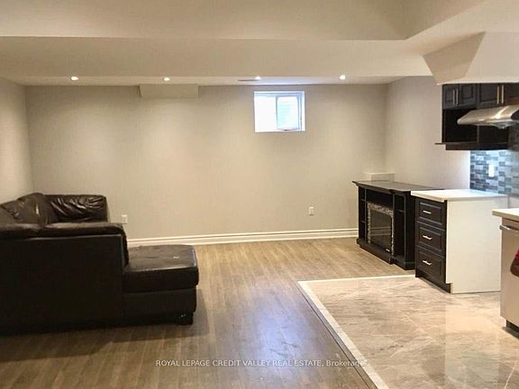 5th image of 11 Oxendon Rd #Basement