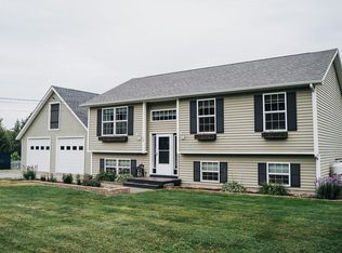 50 Fenway Dr, Hermon, ME 04401