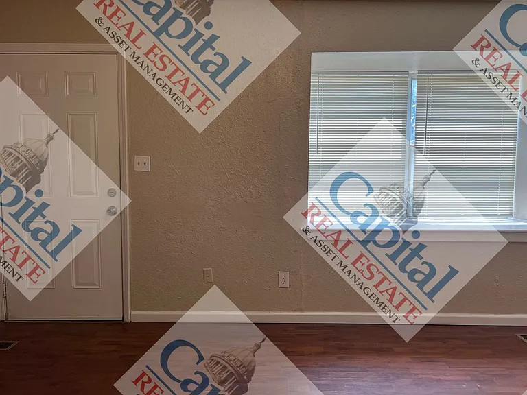 1436 Maple Dr — Photo 4