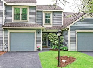 25 Generals Way, Halfmoon, NY 12065