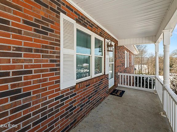 2nd image of 412 Kinzalow Dr