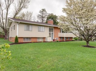 230 Admiral Cir, Lawrenceburg, TN 38464