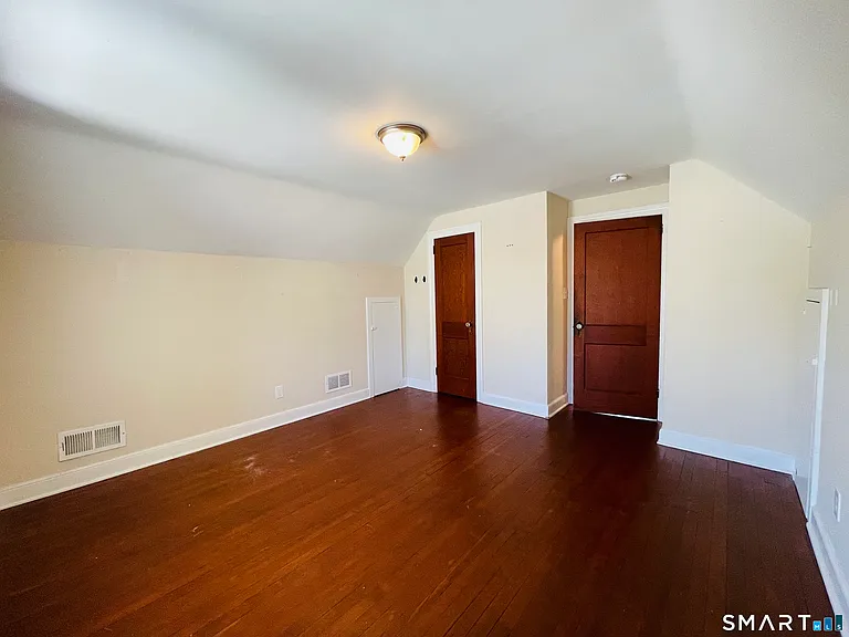 194 Washington Ave — Photo 4