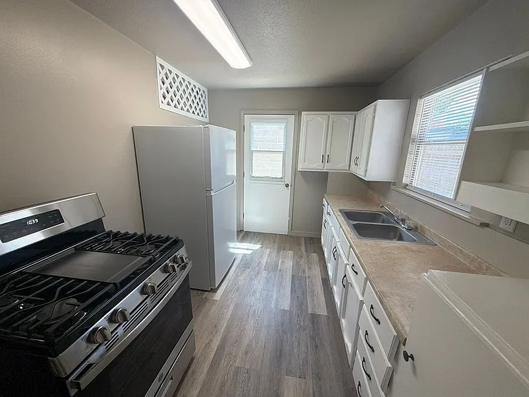 916 W Plains Ave — Photo 11