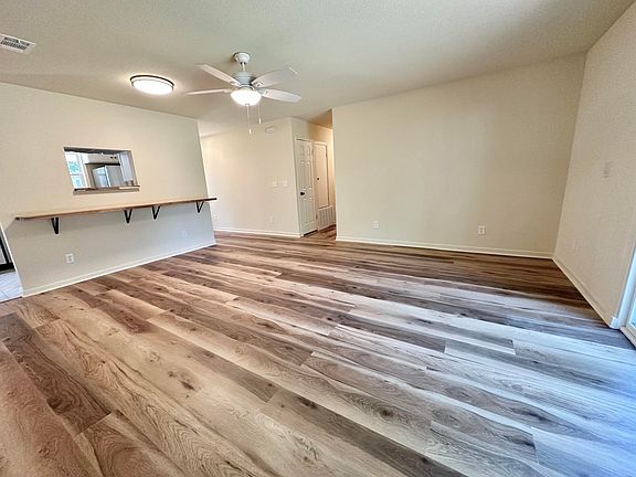 3rd image of 61 Silva Dr NW