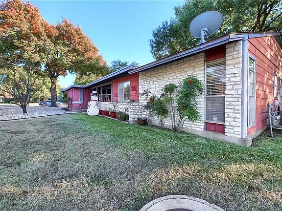 3rd image of 8825 Shoal Creek Blvd