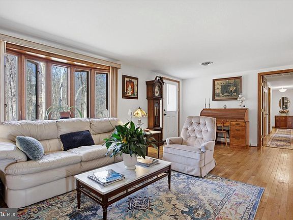 5th image of 288 Garden Station Rd