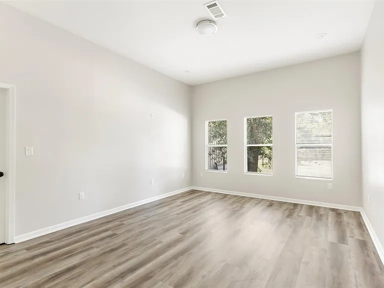 1031 County Road 3404 — Photo 9