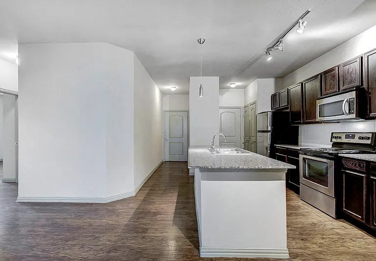 Summercrest Burleson Apartments — Photo 6