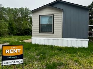 1818 NE Burgess Ct, Topeka, KS 66608