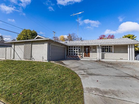 3rd image of 10541 Davison Ave