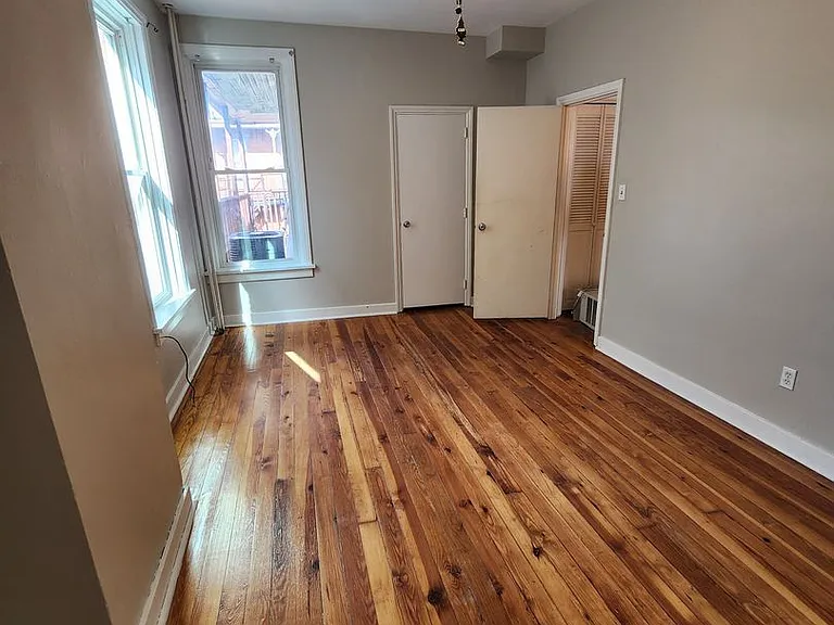 1801 Green St — Photo 7