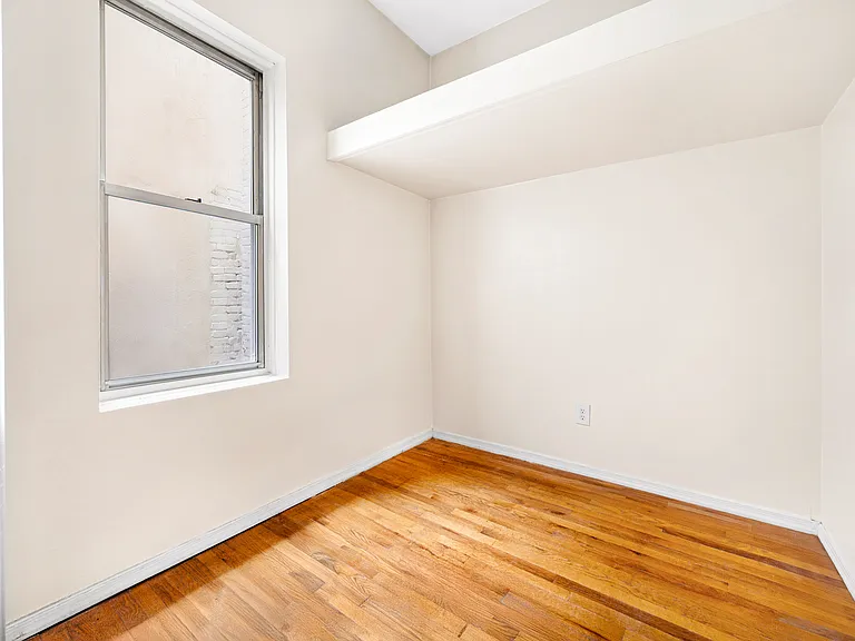 305 E 105th St #5D — Photo 3