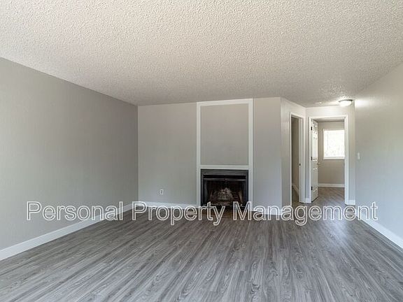 3rd image of 10814 NE 48th Cir