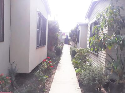 4214 S Hoover St, Los Angeles, CA, 90037