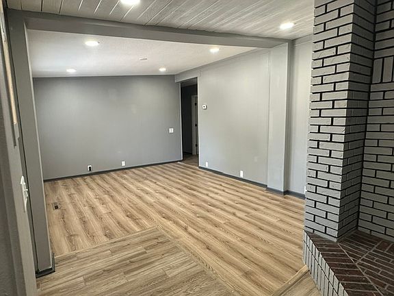 4th image of 601 Moores Ave