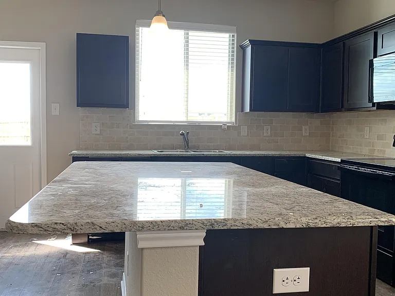 Breakfast Bar/Island