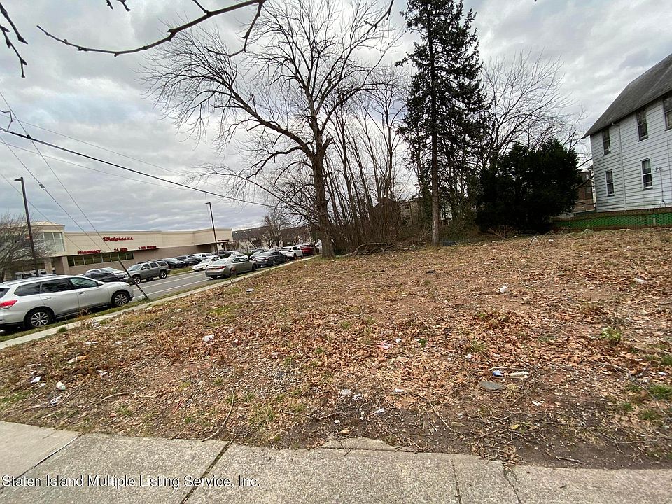 1st image of 1583 Richmond Ave