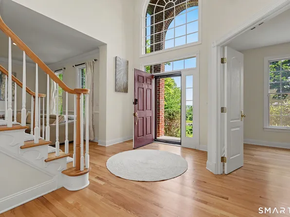 60 Wabuda Place, Shelton, CT 06484