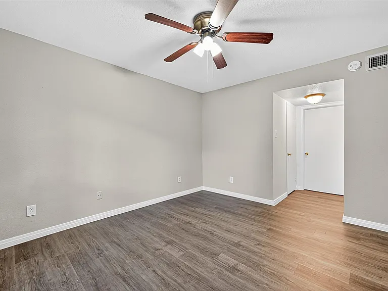 2110 Wilcrest Dr #138 — Photo 16