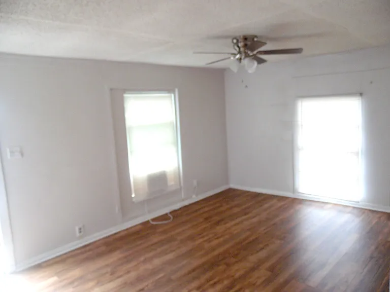 300 E Decatur St — Photo 3