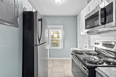 3rd image of 22 W 34th St #2W